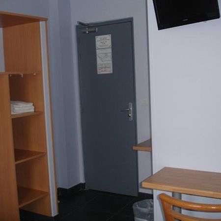 Hotel Moderne Nanterre Dış mekan fotoğraf