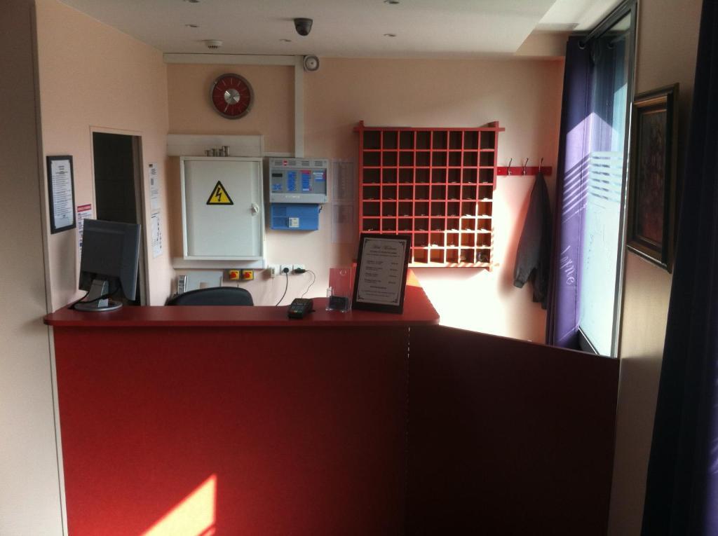 Hotel Moderne Nanterre Dış mekan fotoğraf