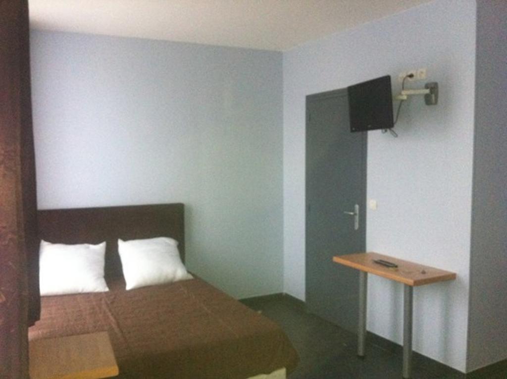 Hotel Moderne Nanterre Dış mekan fotoğraf
